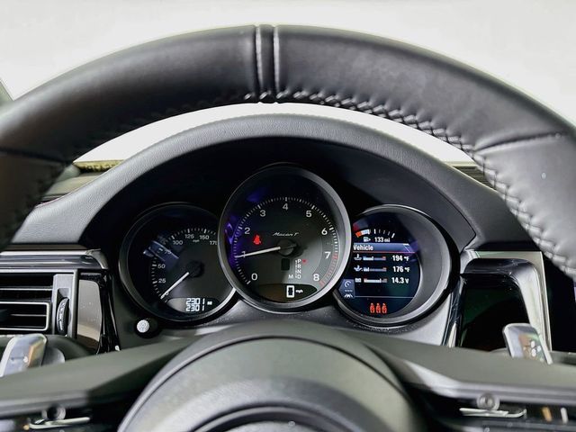2026 Porsche Macan T - 23075118 - 12