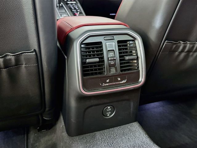 2026 Porsche Macan T - 23075118 - 19