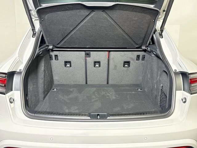 2026 Porsche Macan T - 23075118 - 28