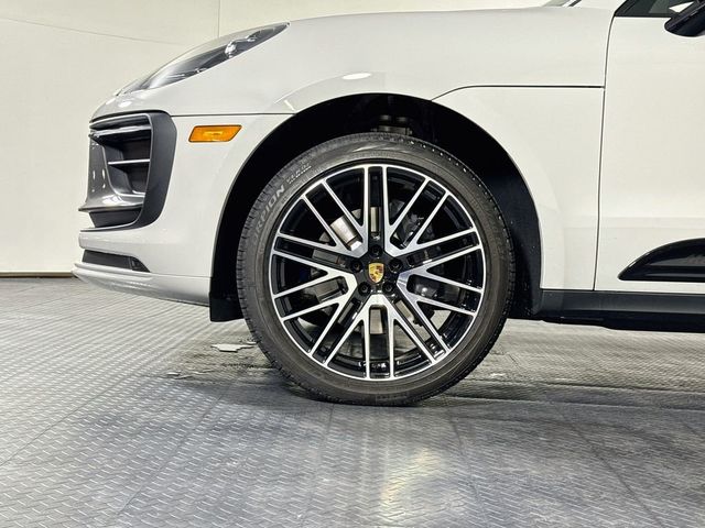 2026 Porsche Macan T - 23075118 - 30