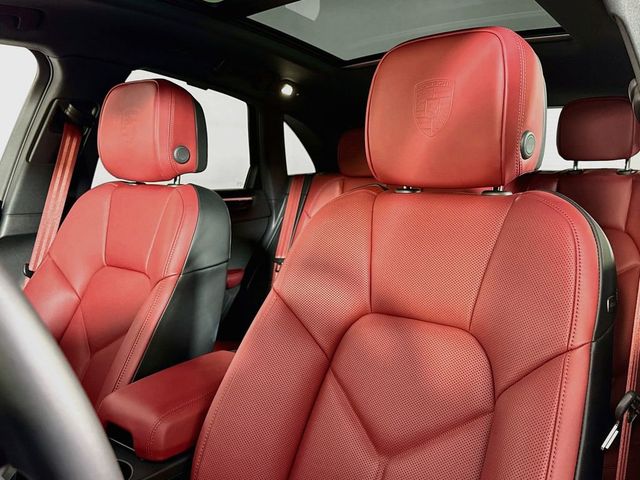 2026 Porsche Macan T - 23075118 - 4