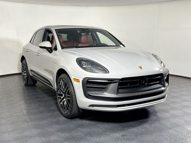 2026 Porsche Macan T - 23075118 - 8