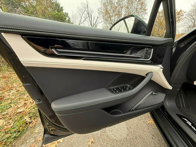 2026 Porsche Panamera GTS AWD, Premium Package, Burmester, Massage Seats - 22964003 - 12
