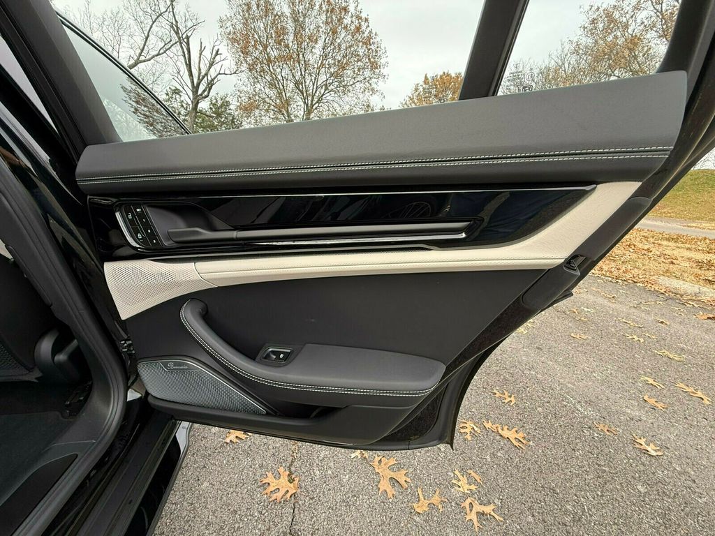 2026 Porsche Panamera GTS AWD, Premium Package, Burmester, Massage Seats - 22964003 - 19