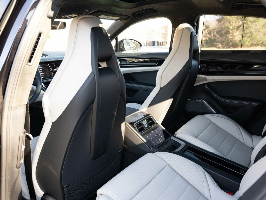 2026 Porsche Panamera GTS AWD, Premium Package, Burmester, Massage Seats - 22964003 - 60