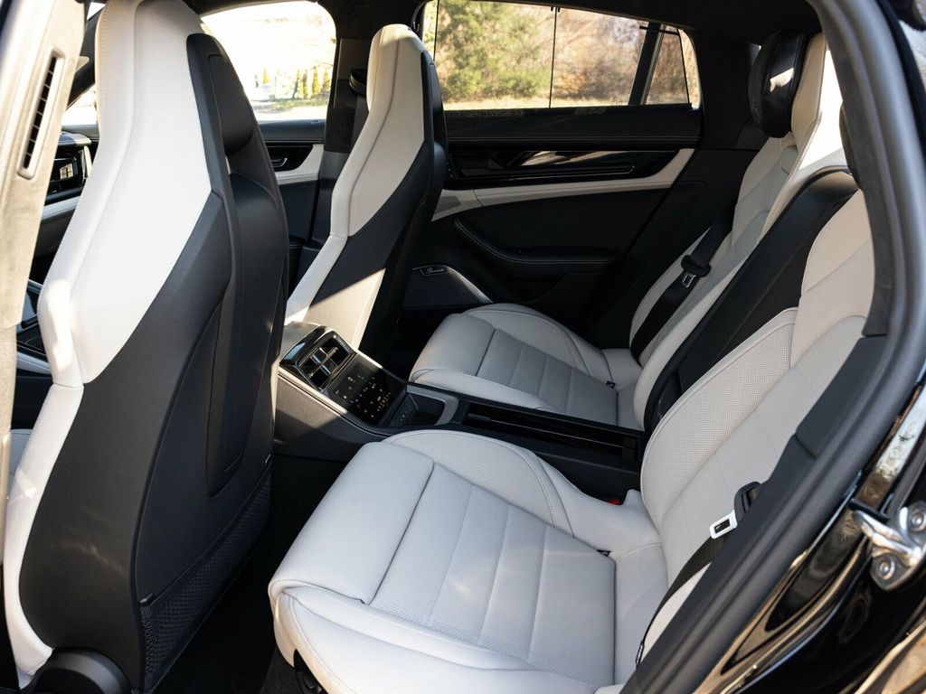 2026 Porsche Panamera GTS AWD, Premium Package, Burmester, Massage Seats - 22964003 - 61