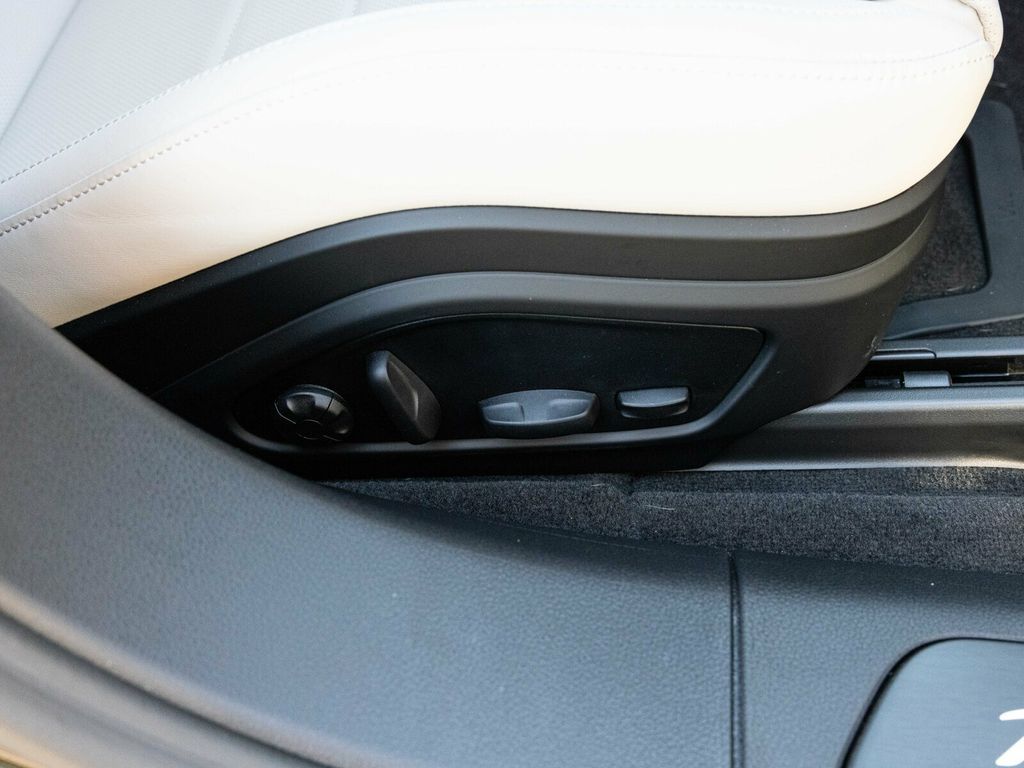 2026 Porsche Panamera GTS AWD, Premium Package, Burmester, Massage Seats - 22964003 - 86