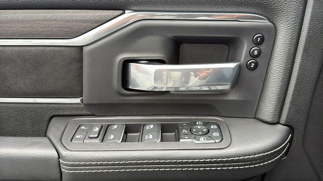 2026 Ram 3500 Laramie - 23046908 - 15