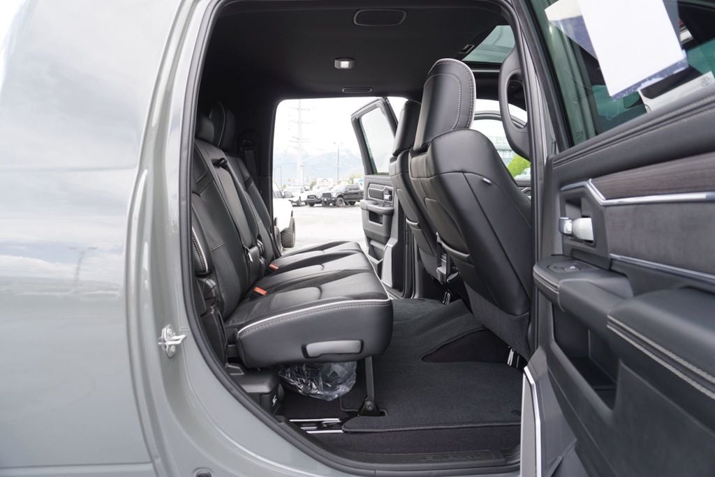 2026 Ram 3500 LARAMIE NIGHT EDITION - 23011969 - 26