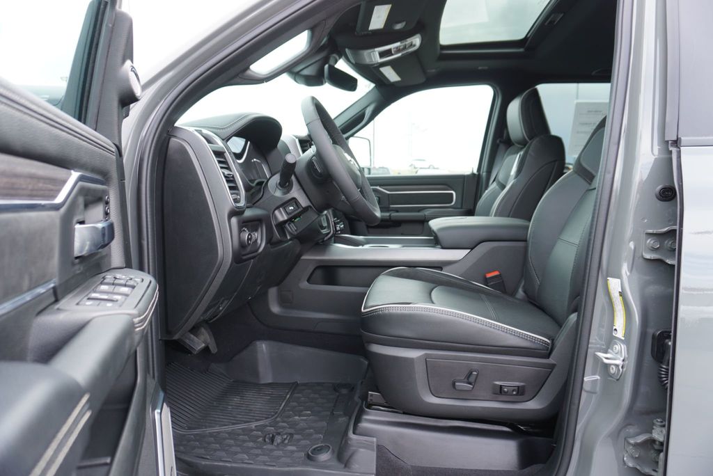 2026 Ram 3500 LARAMIE NIGHT EDITION - 23012972 - 22