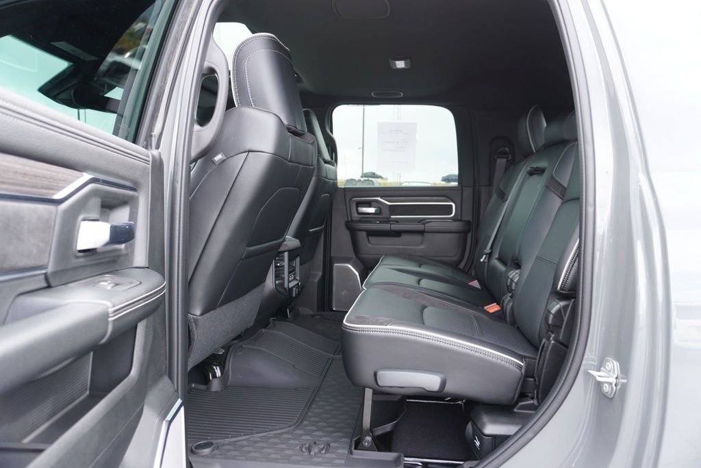 2026 Ram 3500 LARAMIE NIGHT EDITION - 23012972 - 26