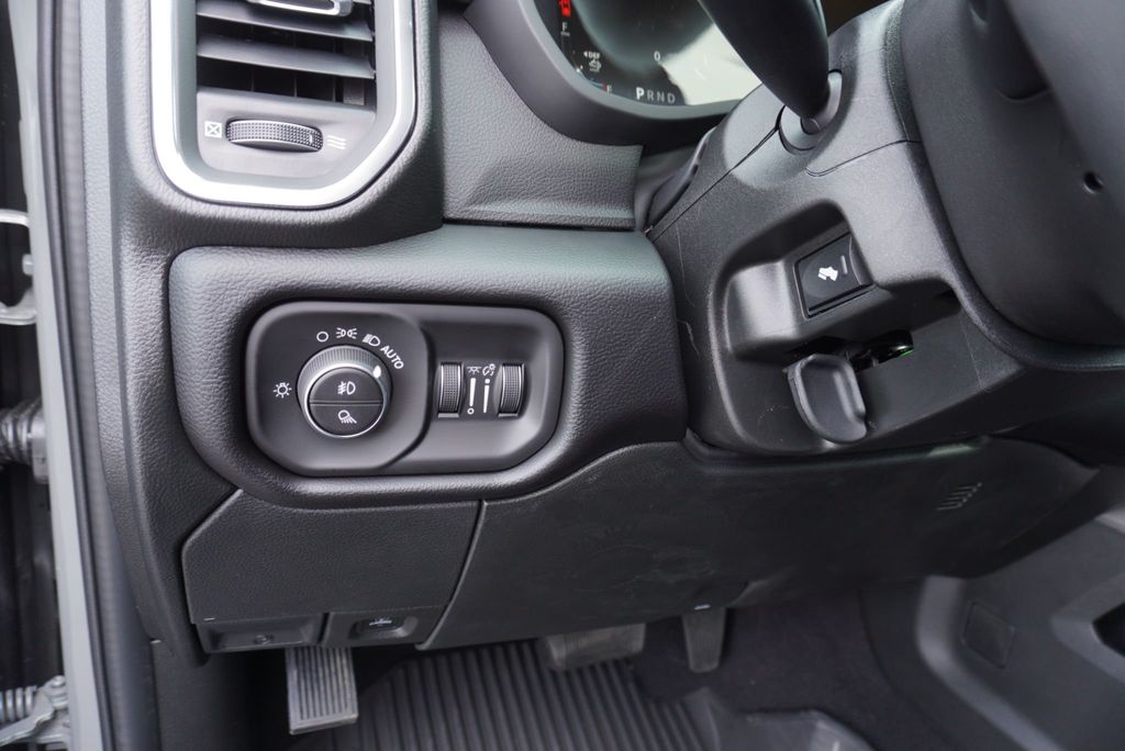 2026 Ram 3500 LARAMIE NIGHT EDITION - 23012972 - 32