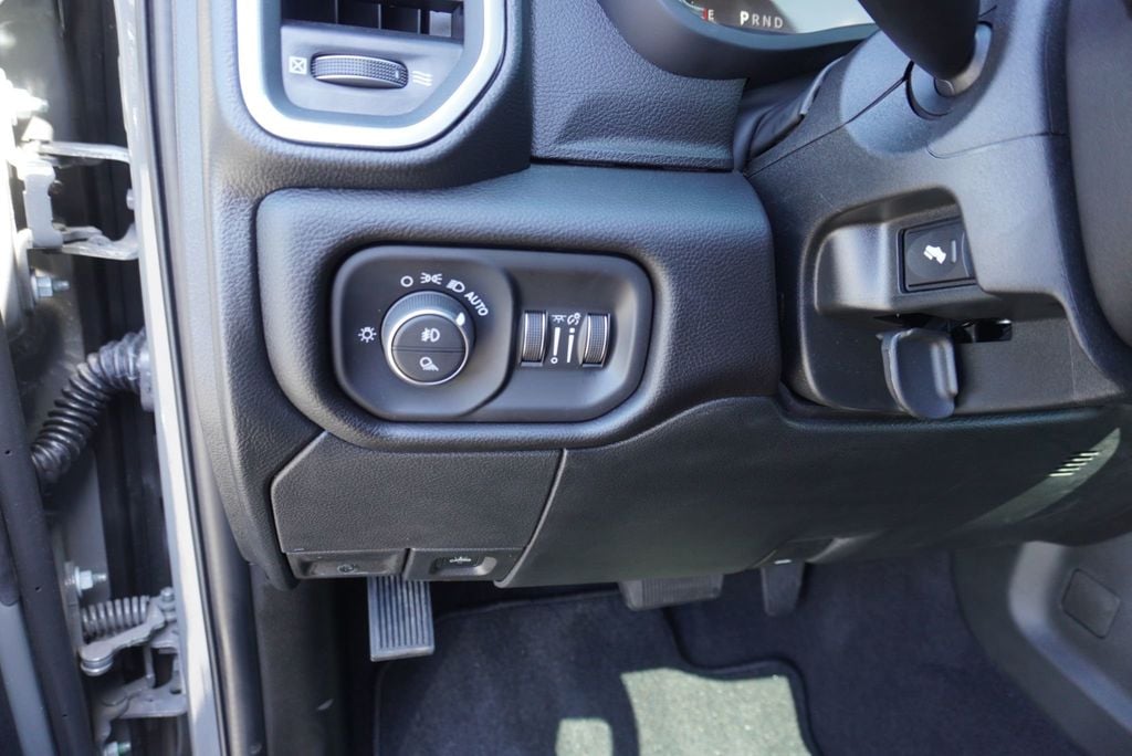 2026 Ram 3500 LARAMIE NIGHT EDITION - 23042211 - 32