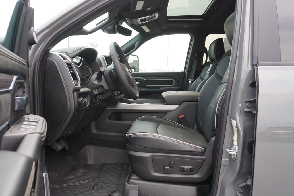 2026 Ram 3500 LARAMIE NIGHT EDITION - 23064459 - 26