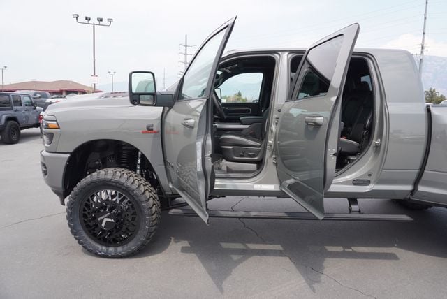 2026 Ram 3500 LARAMIE NIGHT EDITION - 23064459 - 28
