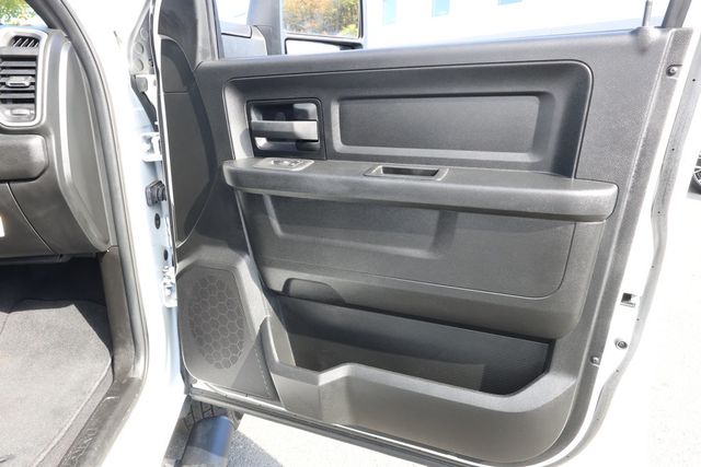 2026 Ram 3500 Tradesman 4x4 Crew Cab 8' Box w/ HO Cummins, Dually & Max Tow - 23094605 - 23