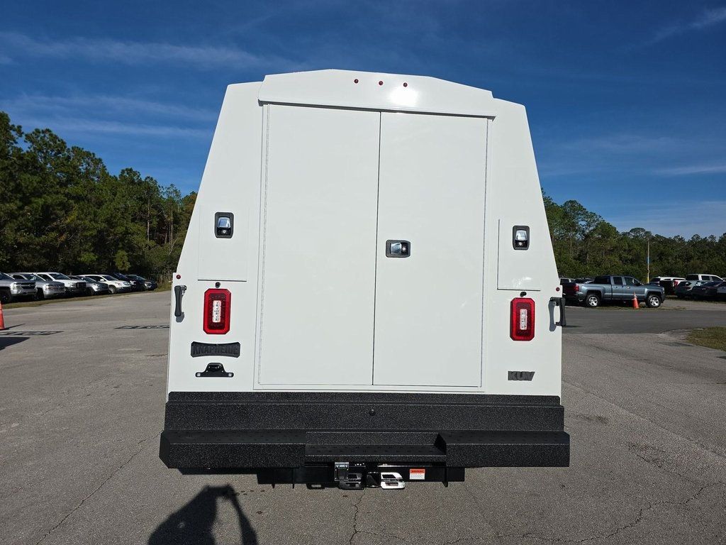 2026 Ram 3500 Chassis Cab Tradesman 4WD Crew Cab 60" CA 172.4" WB - 22946071 - 3