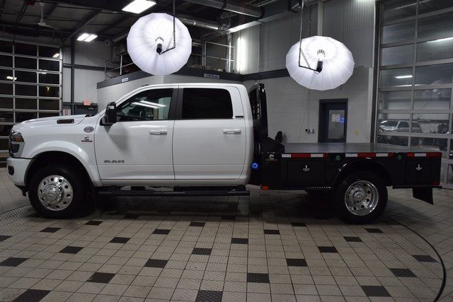 2026 Ram 4500 Chassis Cab 4500 CREW 4X4 BIG HORN LARAMIE * CUMMINS * 9' CM FLATBED  - 22948029 - 2