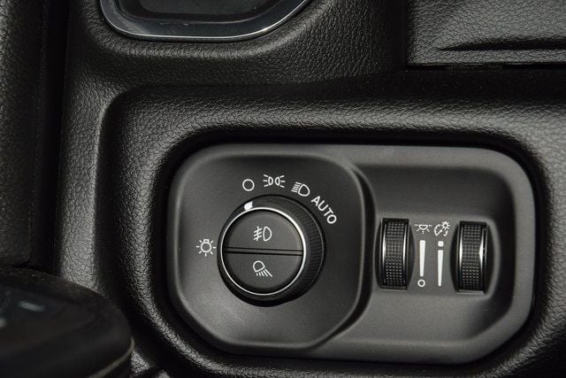 2026 Ram 4500 Chassis Cab 4500 CREW 4X4 BIG HORN LARAMIE * CUMMINS * 9' CM FLATBED  - 22948029 - 33