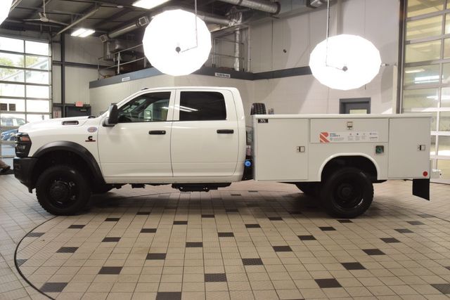 2026 Ram 4500 Chassis Cab 4500 CREW 4X4 * CUMMINS * NEW 9' READING UTILITY - 23090544 - 2