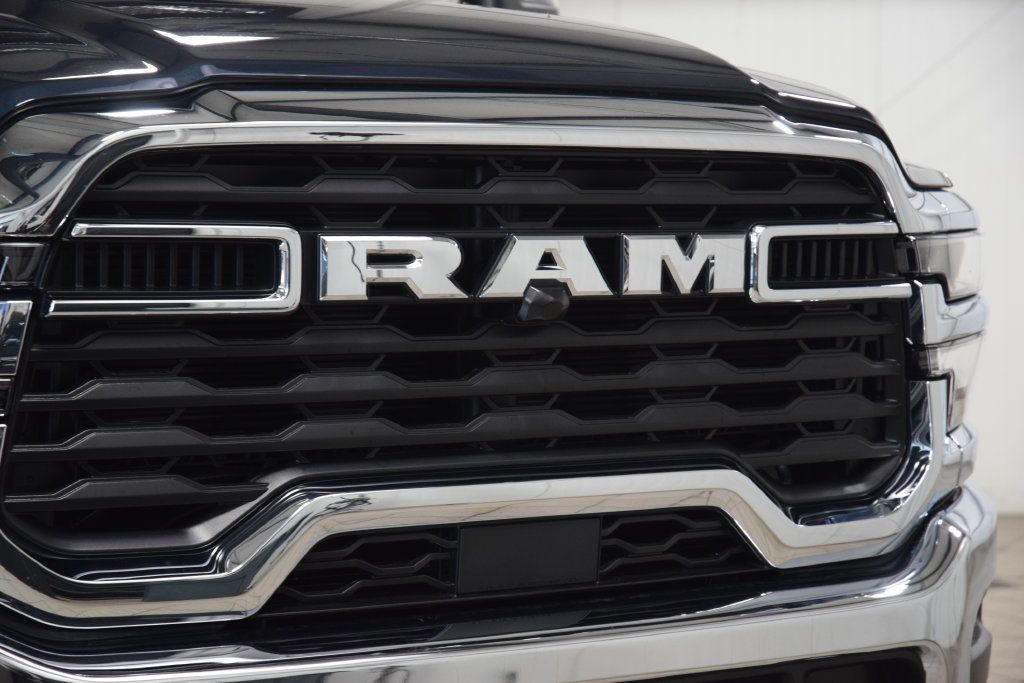 2026 Ram 5500 Chassis Cab 5500 CREW 4X4 * CUMMINS * NEW PJ'S CONCRETE BODY  - 23067823 - 4