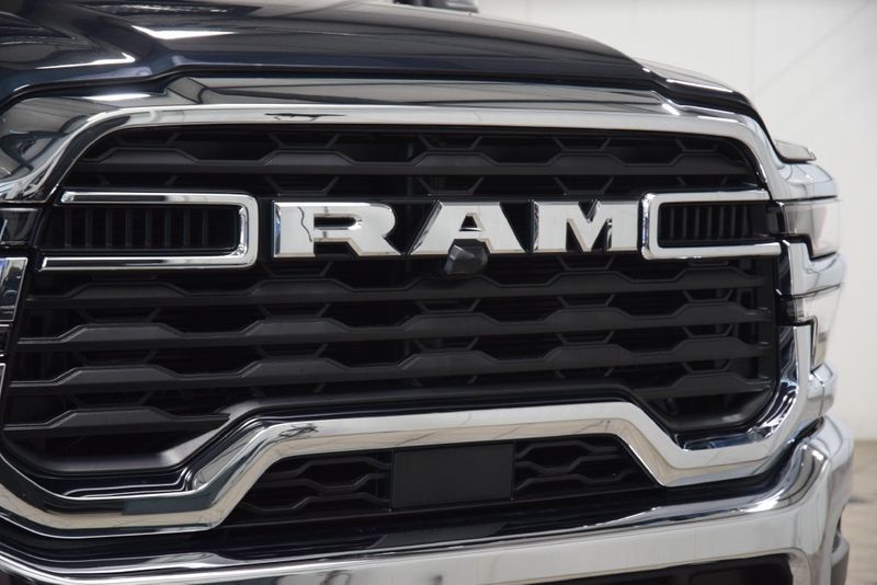 2026 Ram 5500 Chassis Cab Tradesman 4x4 Crew Cab 84" CA 197.4" WB - 23067823 - 4