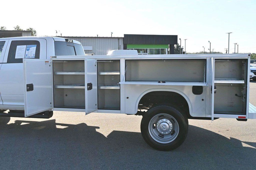 2026 Ram 5500 Chassis Cab Tradesman 4x4 Crew Cab 84" CA 197.4" WB - 23094644 - 3