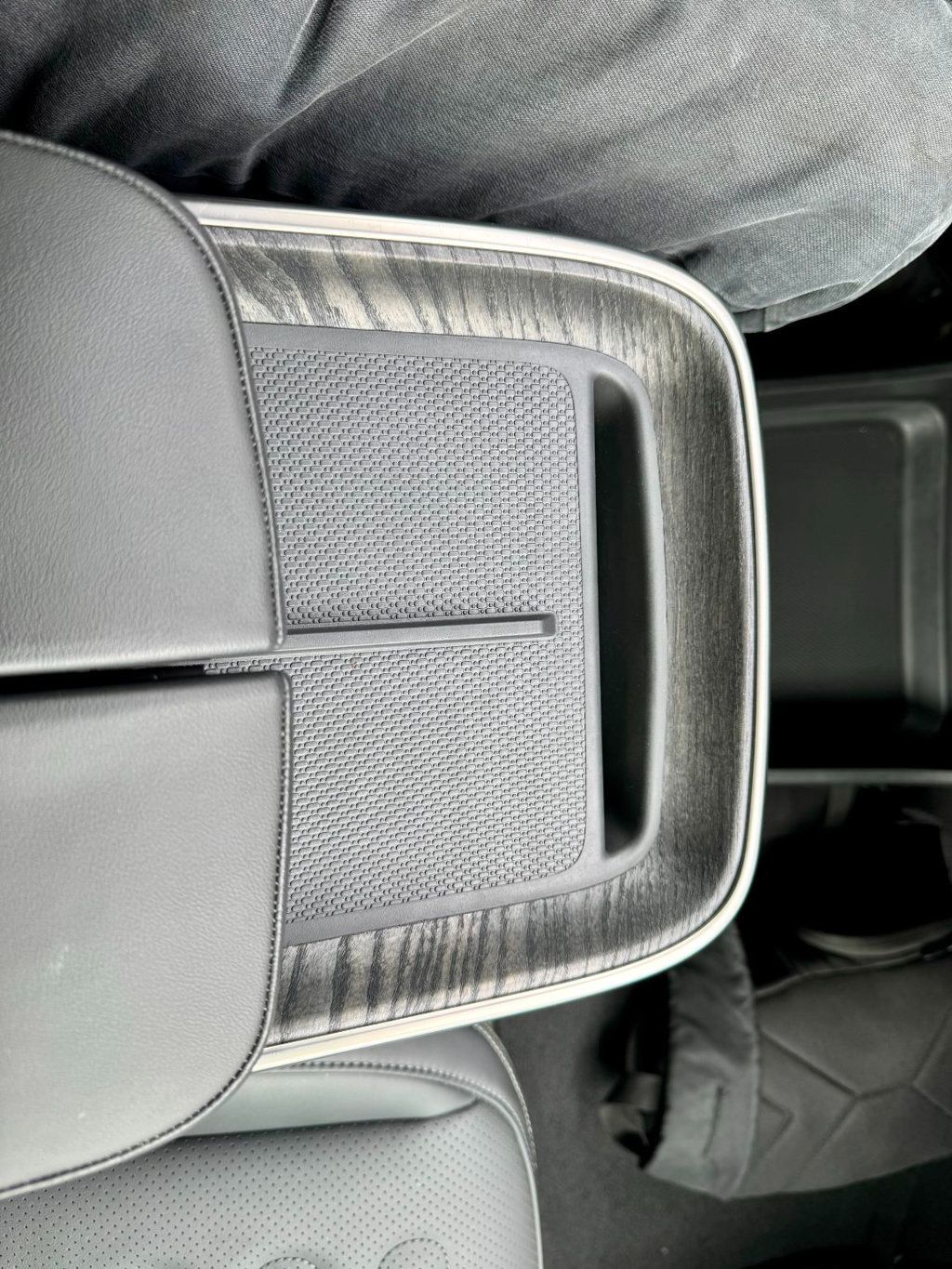 2026 Rivian R1S R1S/DualMotor/Heated&CooledSeats/BlindSpotMonitor/LaneKeepAssist - 22961318 - 28