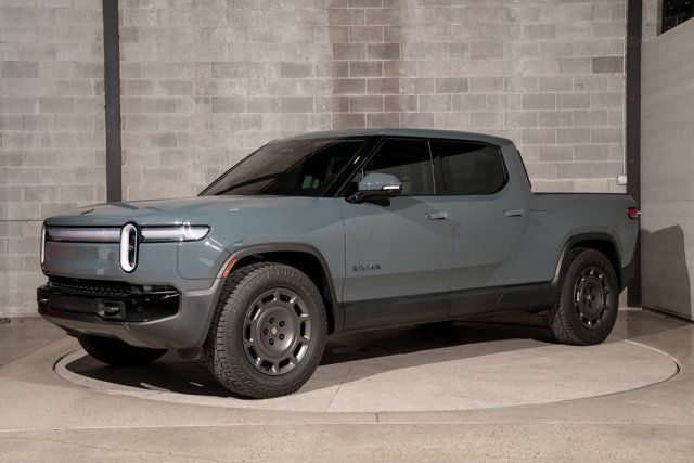2026 Rivian R1T Adventure Quad-Motor Large Pack's photo