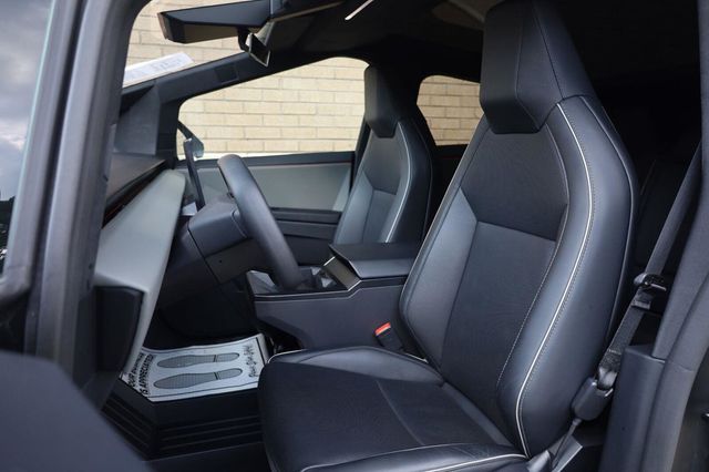 2026 Tesla Cybertruck Premium - 23084145 - 18