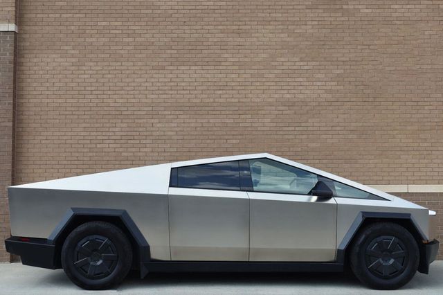 2026 Tesla Cybertruck Premium - 23084145 - 2