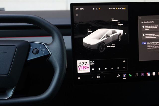 2026 Tesla Cybertruck Premium - 23084145 - 35