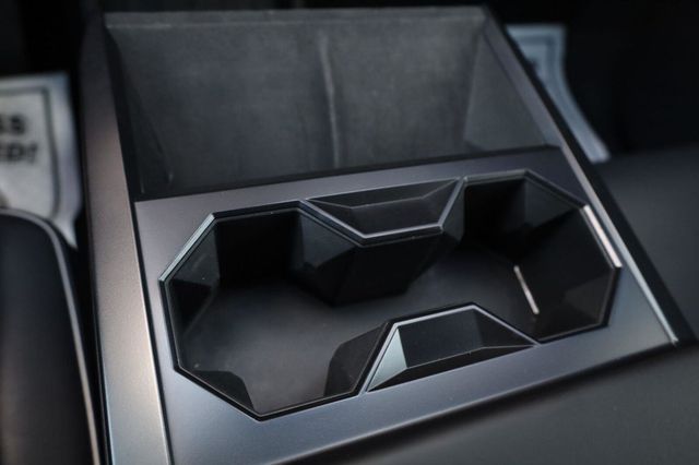 2026 Tesla Cybertruck Premium - 23084145 - 39