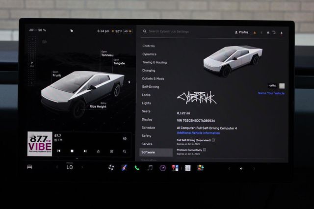2026 Tesla Cybertruck Premium - 23084145 - 40