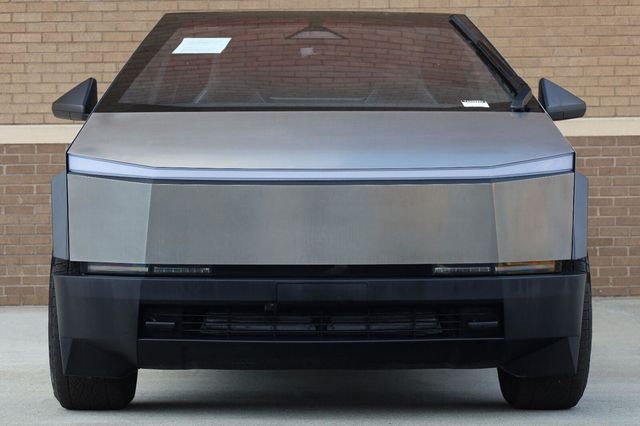 2026 Tesla Cybertruck Premium - 23084145 - 5