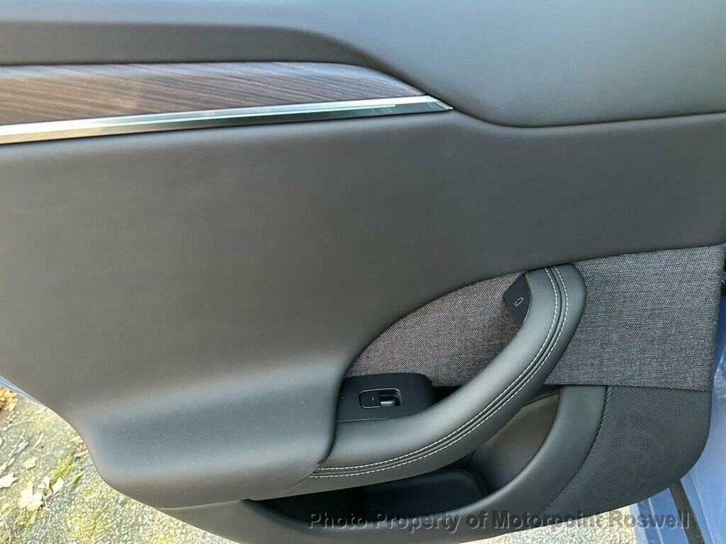 Tesla Model S photo 15