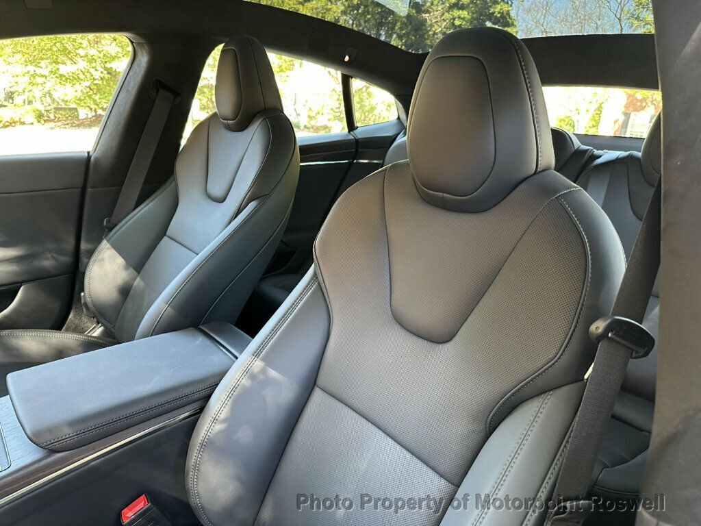 Tesla Model S photo 8