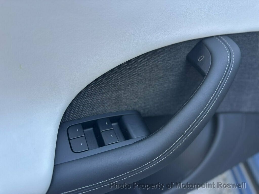 Tesla Model S photo 14