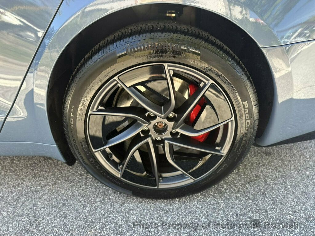 Tesla Model S photo 31