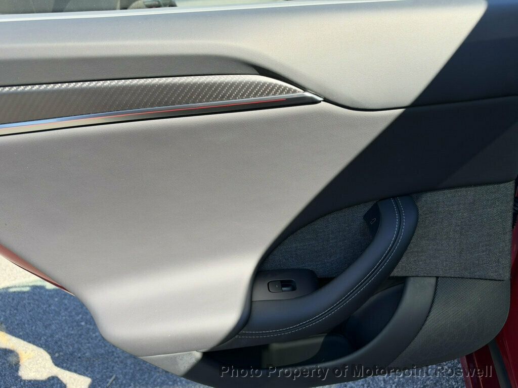 Tesla Model S photo 19