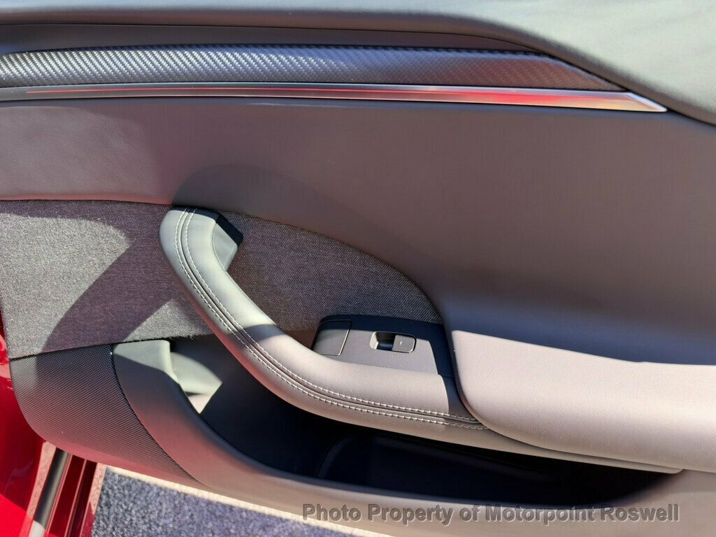 Tesla Model S photo 27