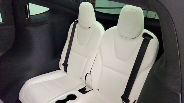2026 Tesla Model X Plaid AWD - 22999588 - 26
