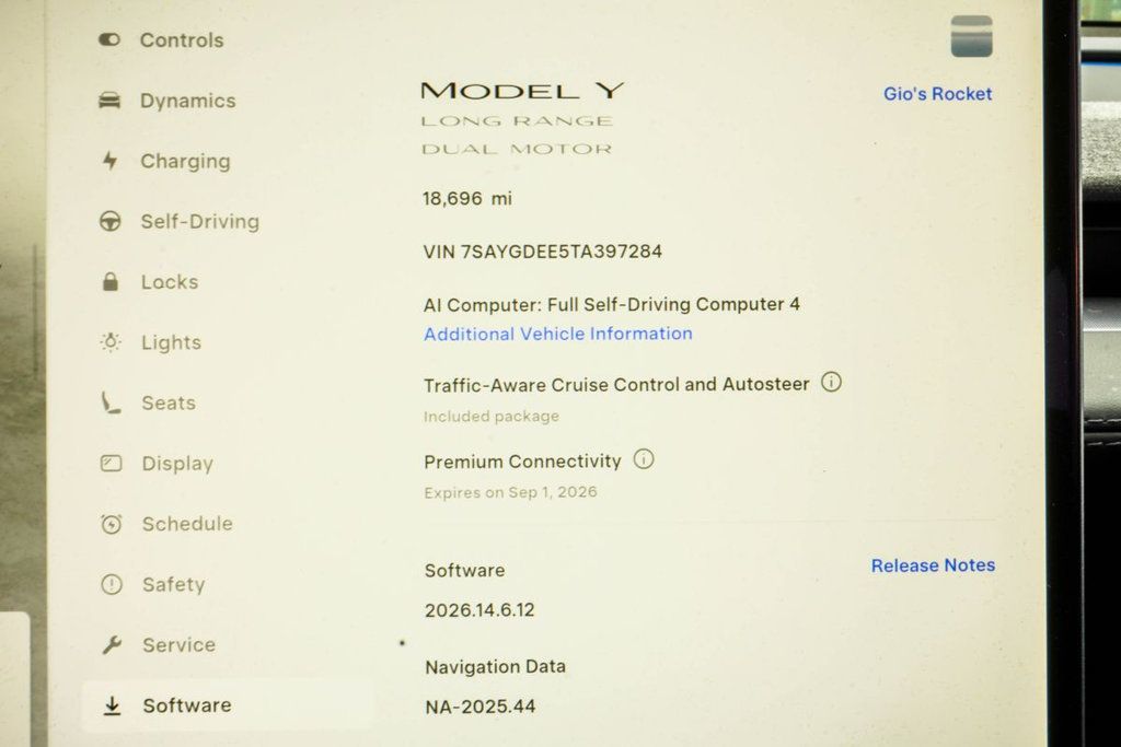 Tesla Model Y photo 25