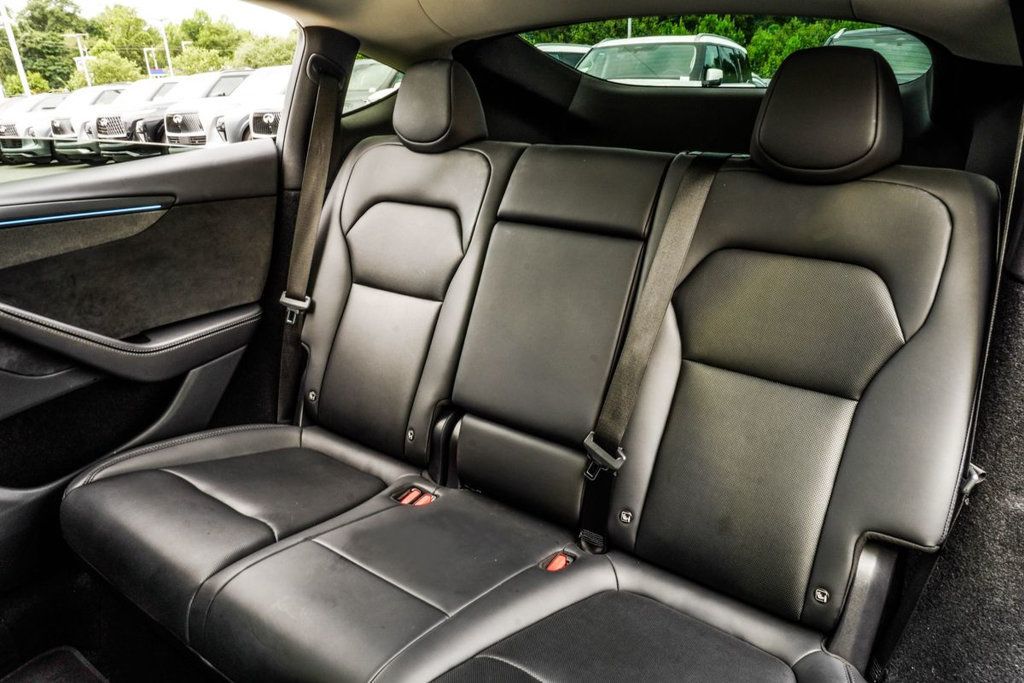 Tesla Model Y photo 32