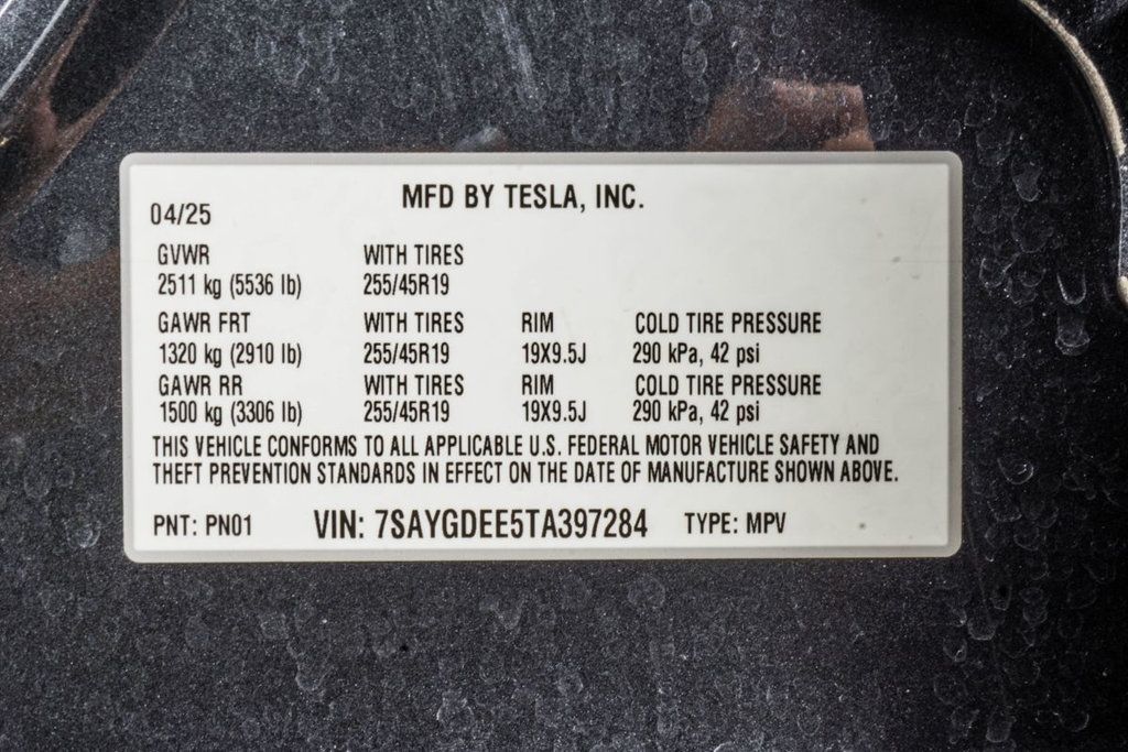 Tesla Model Y photo 34