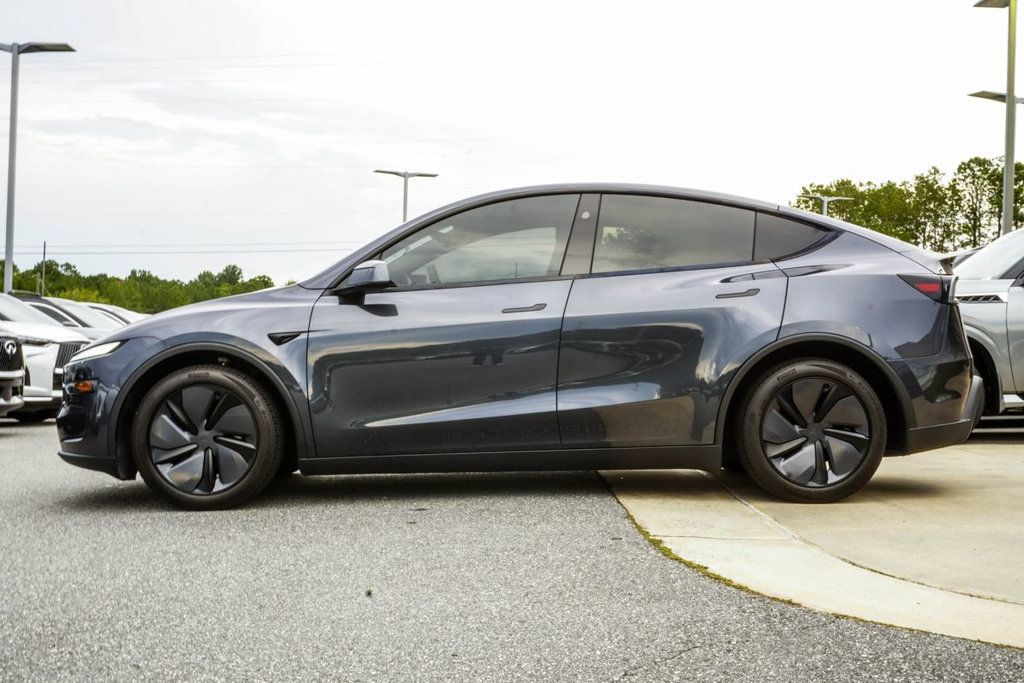 Tesla Model Y photo 9