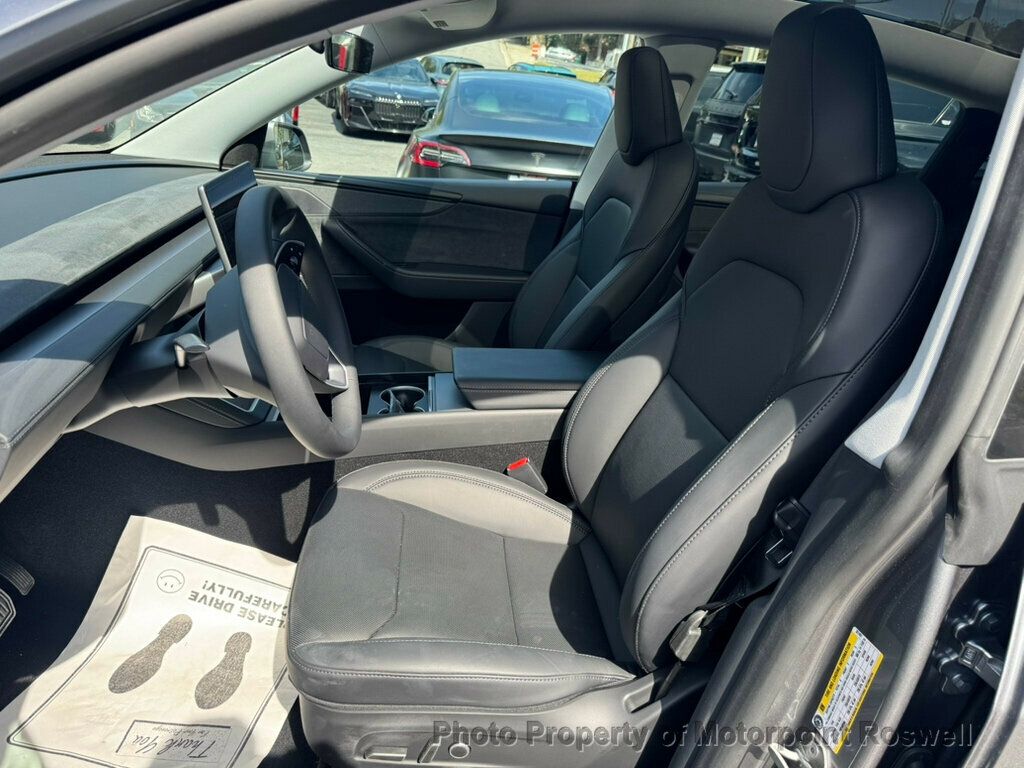 2026 Tesla Model Y photo 14