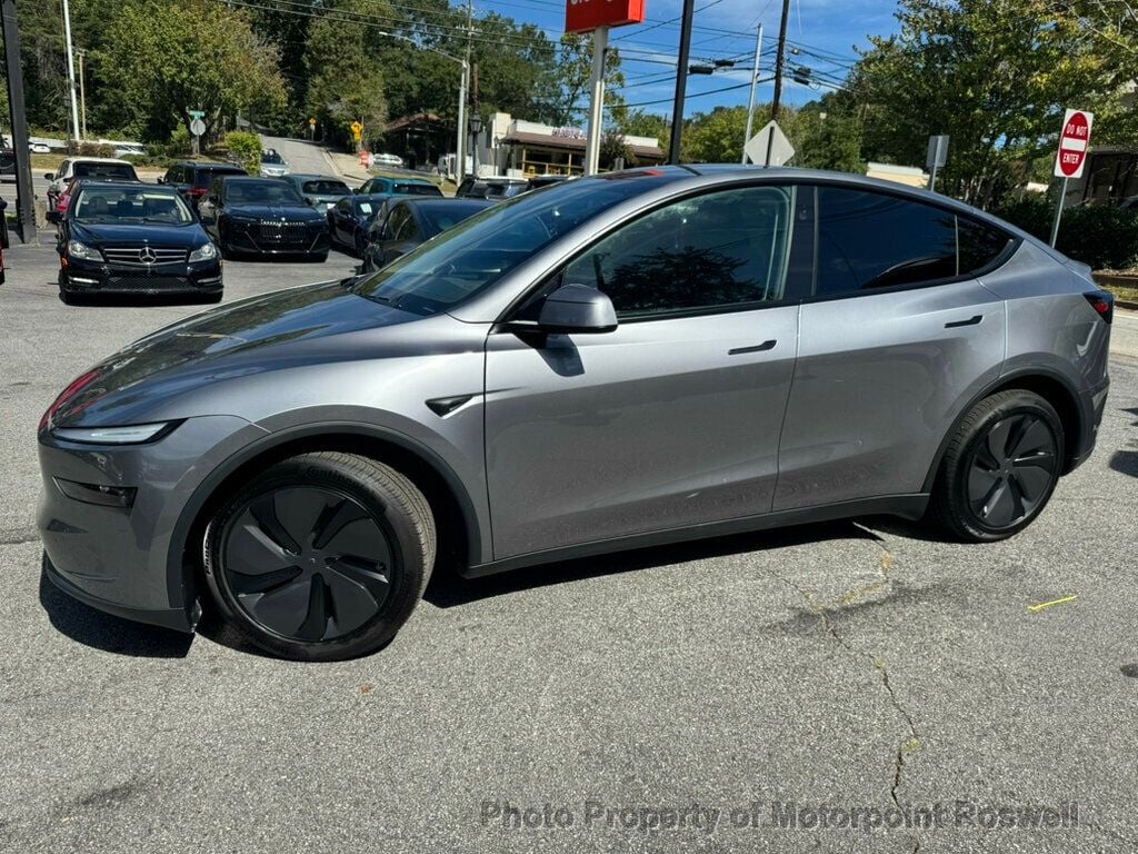 2026 Tesla Model Y photo 2