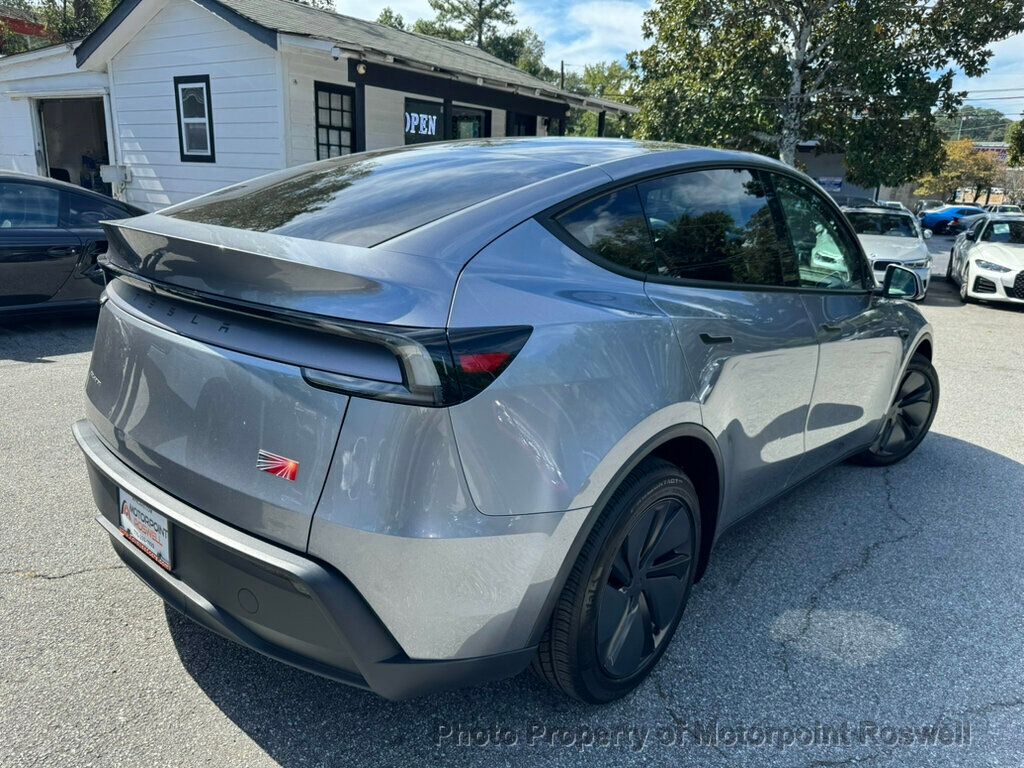 2026 Tesla Model Y photo 5