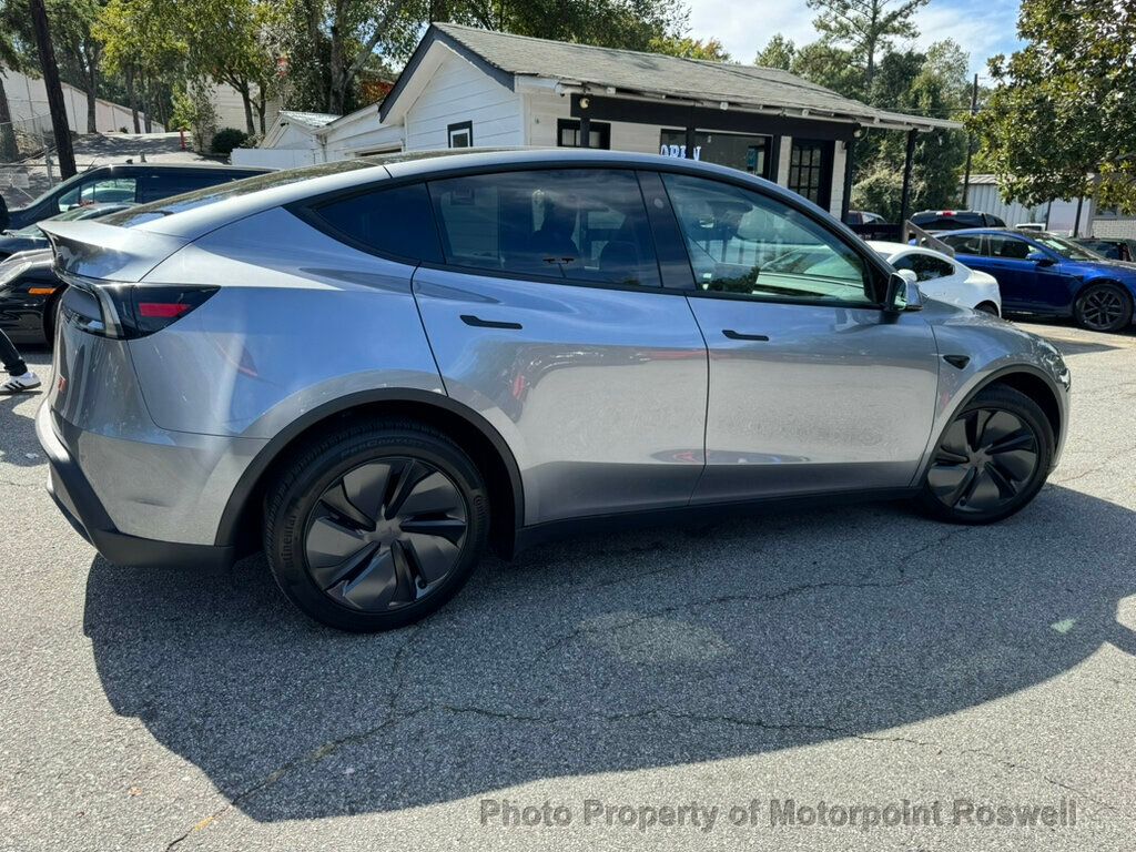 2026 Tesla Model Y photo 6